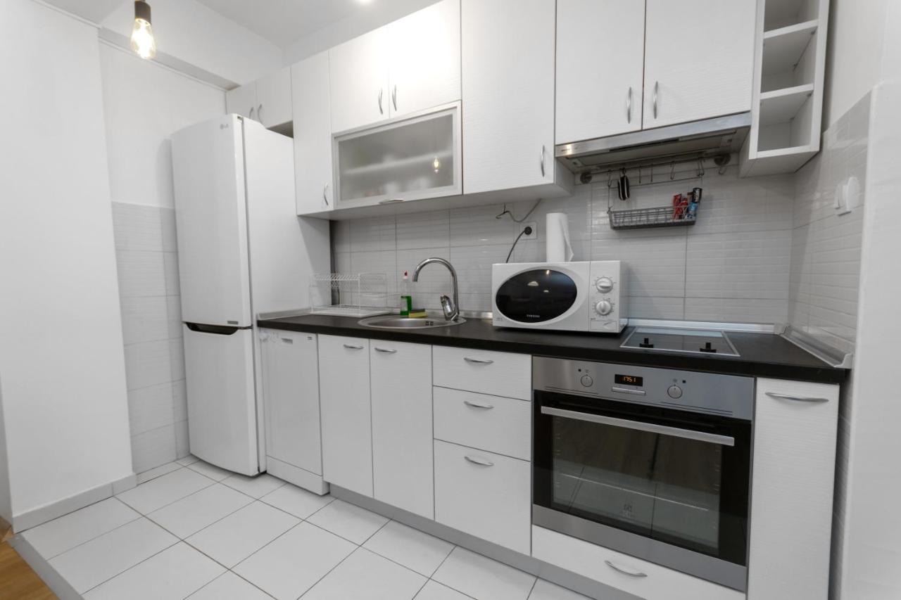 One Bedroom Apartment With Private Parking สโกเปีย ภายนอก รูปภาพ