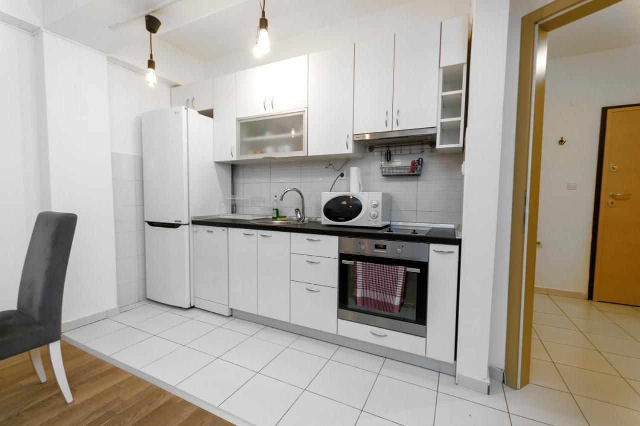 One Bedroom Apartment With Private Parking สโกเปีย ภายนอก รูปภาพ