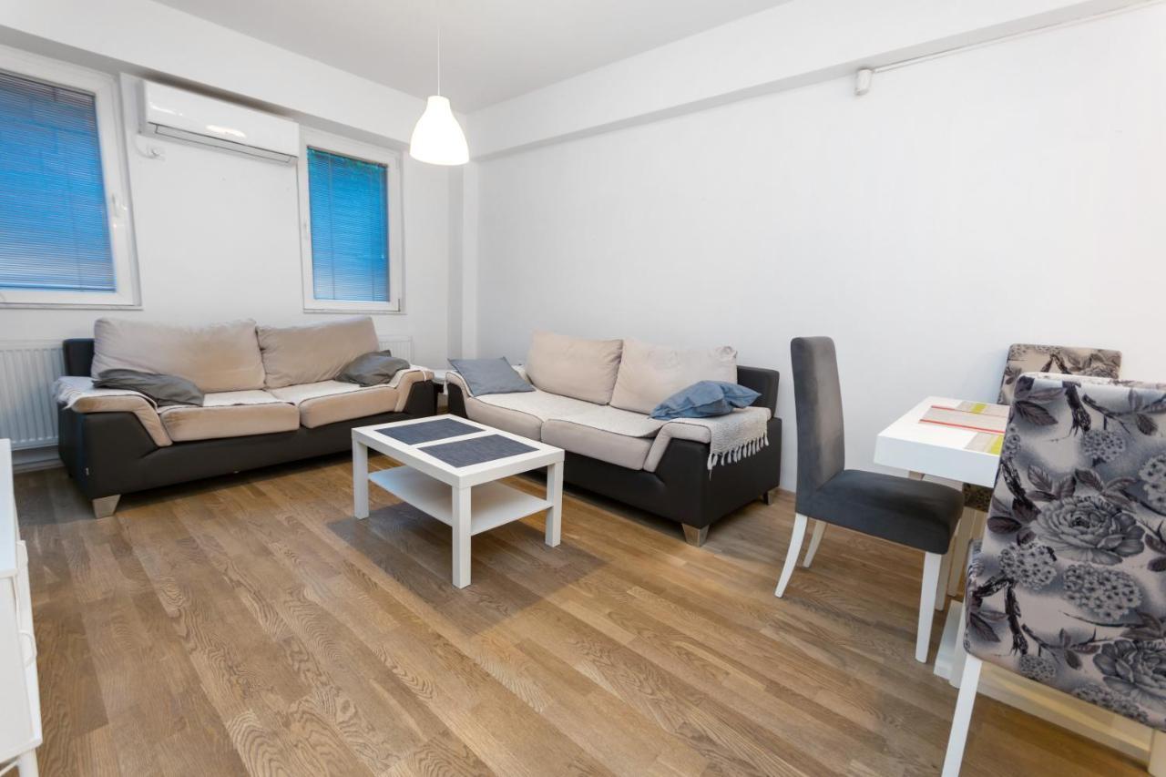 One Bedroom Apartment With Private Parking สโกเปีย ภายนอก รูปภาพ