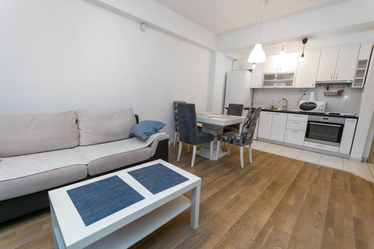 One Bedroom Apartment With Private Parking สโกเปีย ภายนอก รูปภาพ