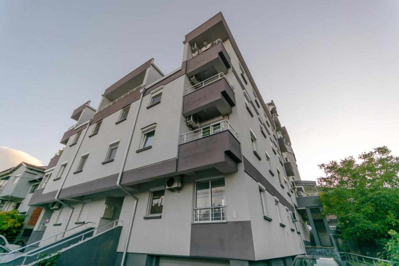 One Bedroom Apartment With Private Parking สโกเปีย ภายนอก รูปภาพ